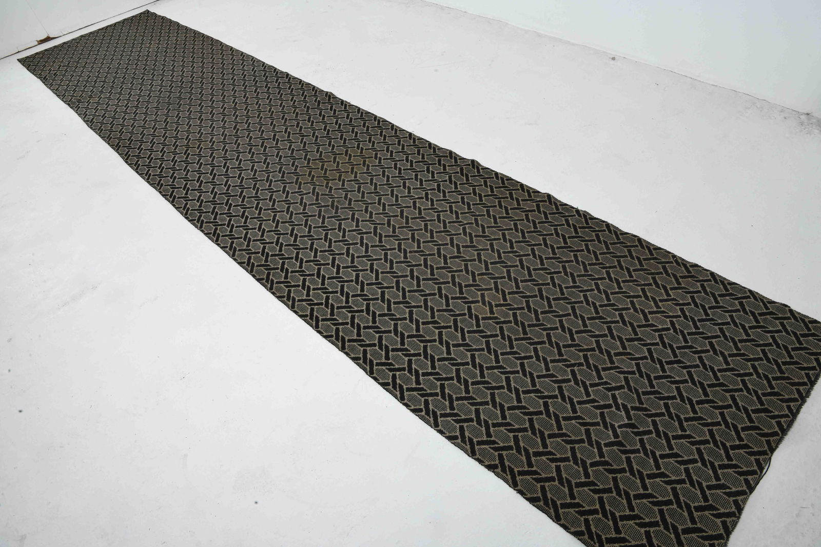 BRAIDED ROPE PATTERN WOOL RUNNER RUG C. 1970S - 2