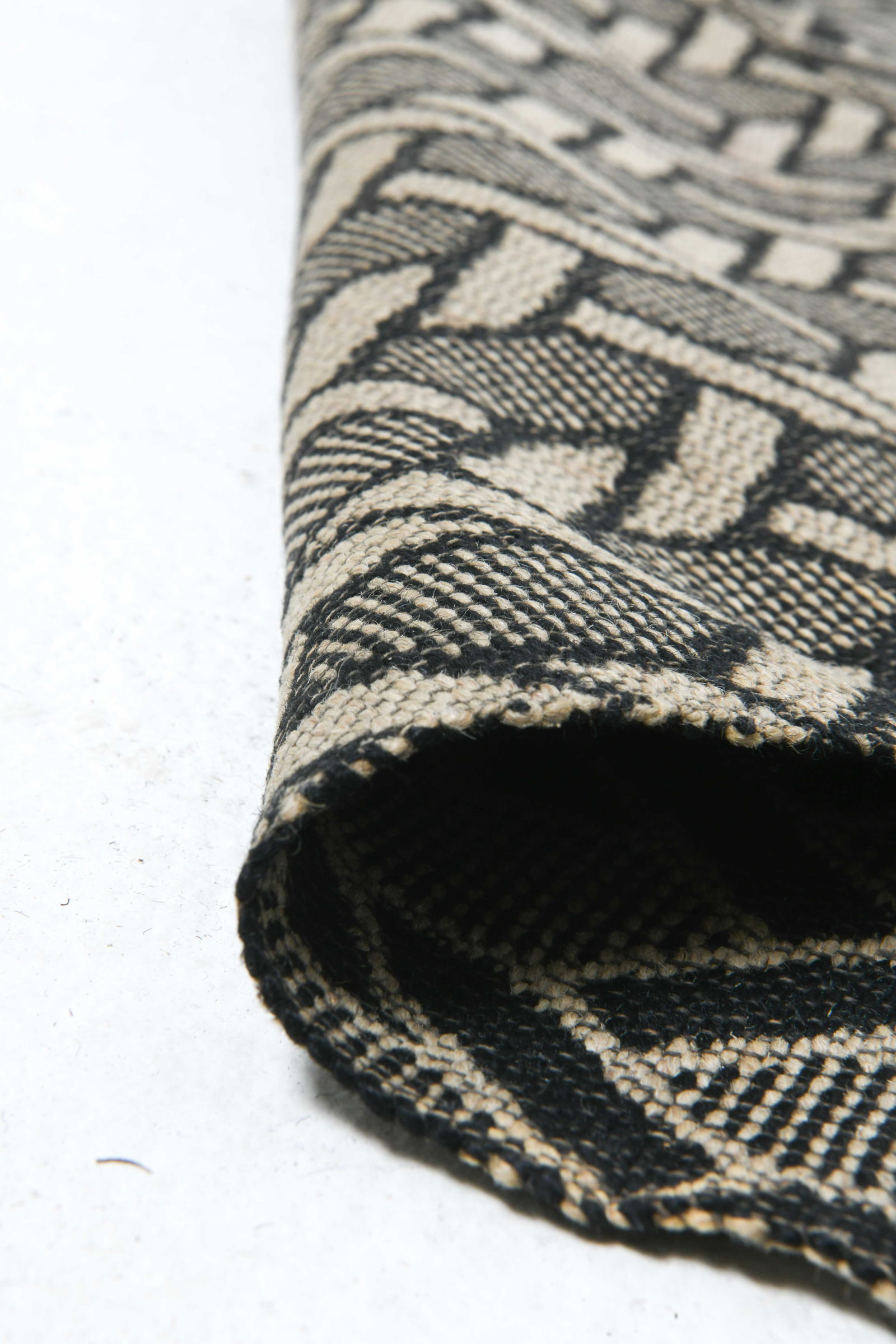 BRAIDED ROPE PATTERN WOOL RUNNER RUG C. 1970S - 5