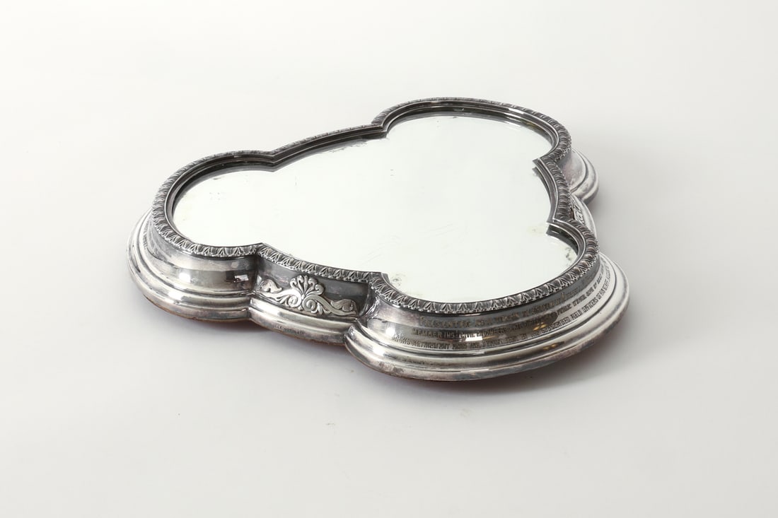 ELKINGTON & CO SILVER-PLATED TABLE MIRROR PLATEAU (1 of 11)
