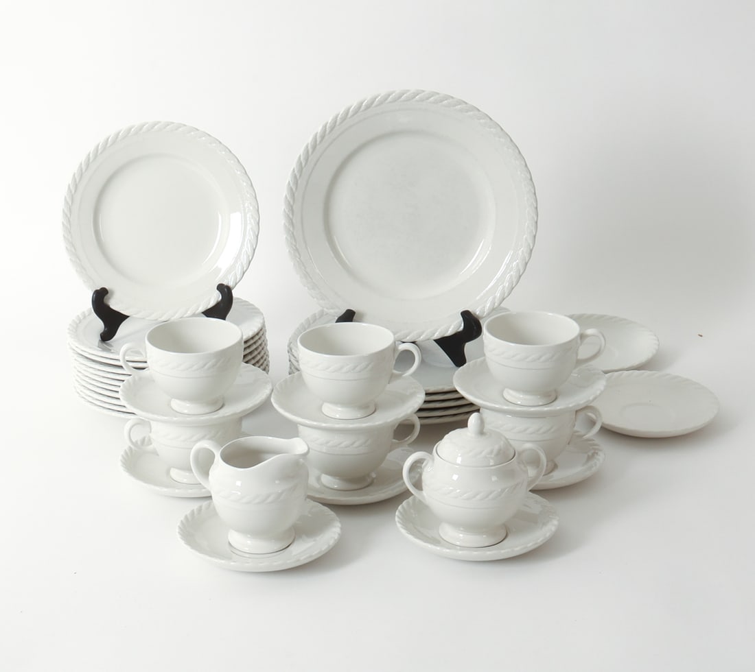 WEDGWOOD FOR RALPH LAUREN PORCELAIN SERVICE (1 of 12)