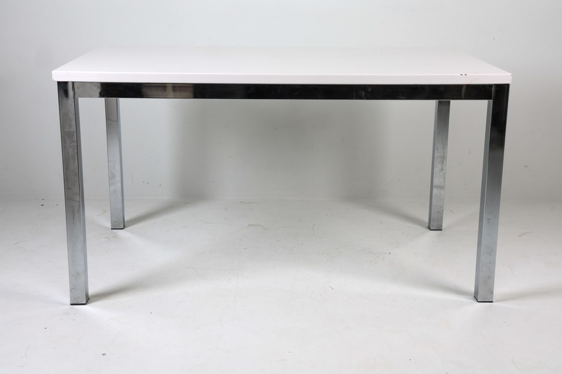 CONTEMPORARY WHITE LACQUER & CHROME TABLE - 2