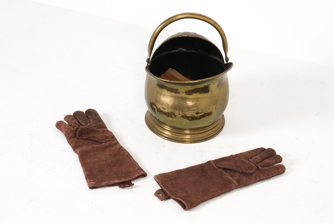 ANTIQUE BRASS COAL SCUTTLE - 3