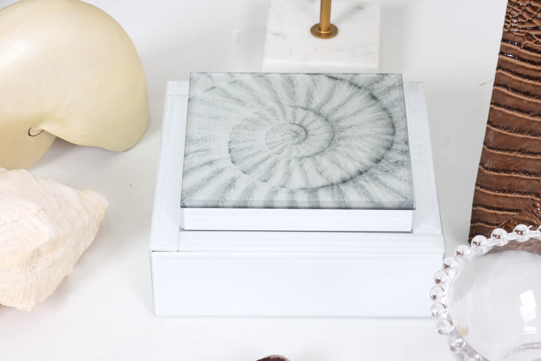 CONTEMPORARY ECLECTIC DECORATIVE GROUPING - 5