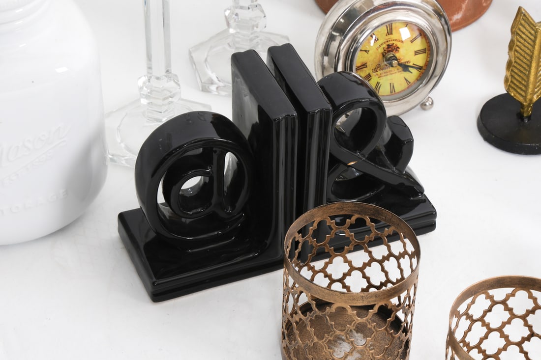 CONTEMPORARY ECLECTIC DECORATIVE GROUPING - 7