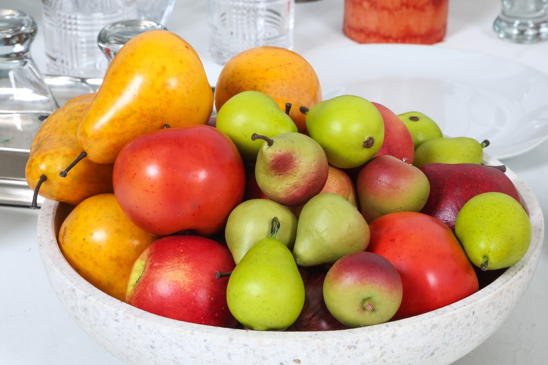 CONTEMPORARY DECORATIVE GROUPING - 2