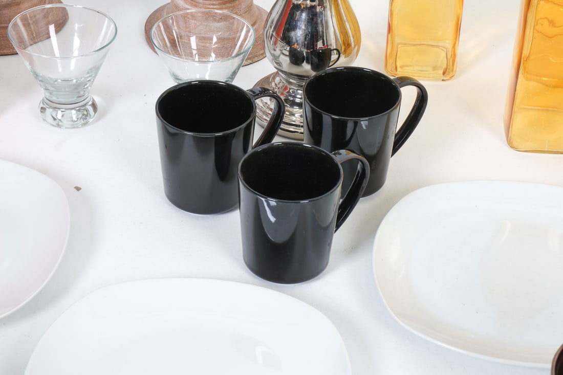 CONTEMPORARY DECORATIVE GROUPING - 5