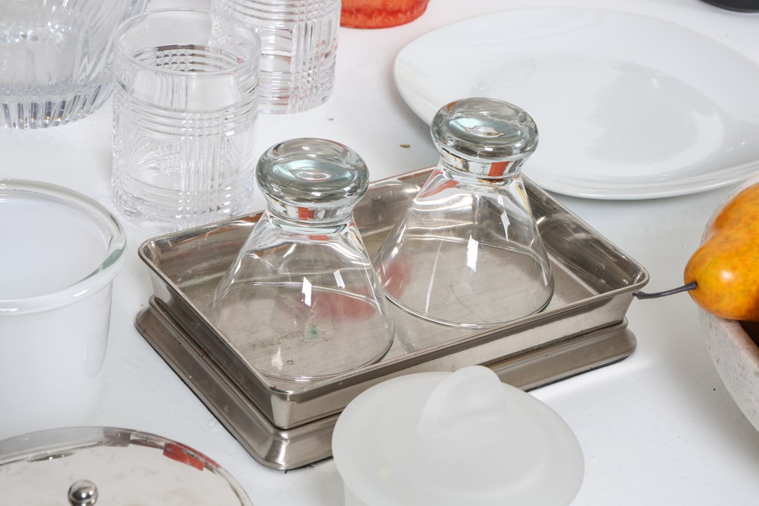 CONTEMPORARY DECORATIVE GROUPING - 8