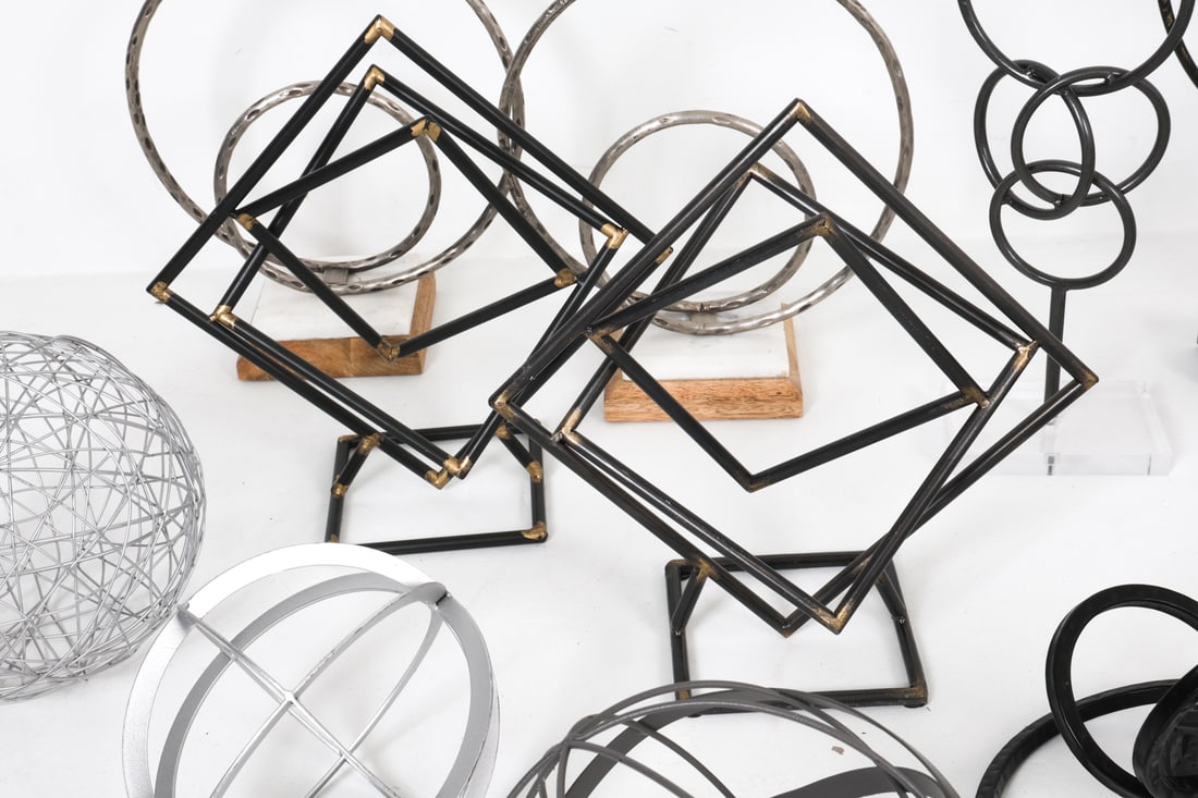 CONTEMPORARY SPHERICAL DECORATIVE GROUPING - 7