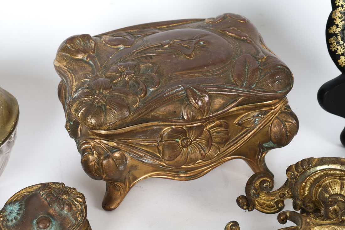 ANTIQUE DECORATIVE GROUPING - 6