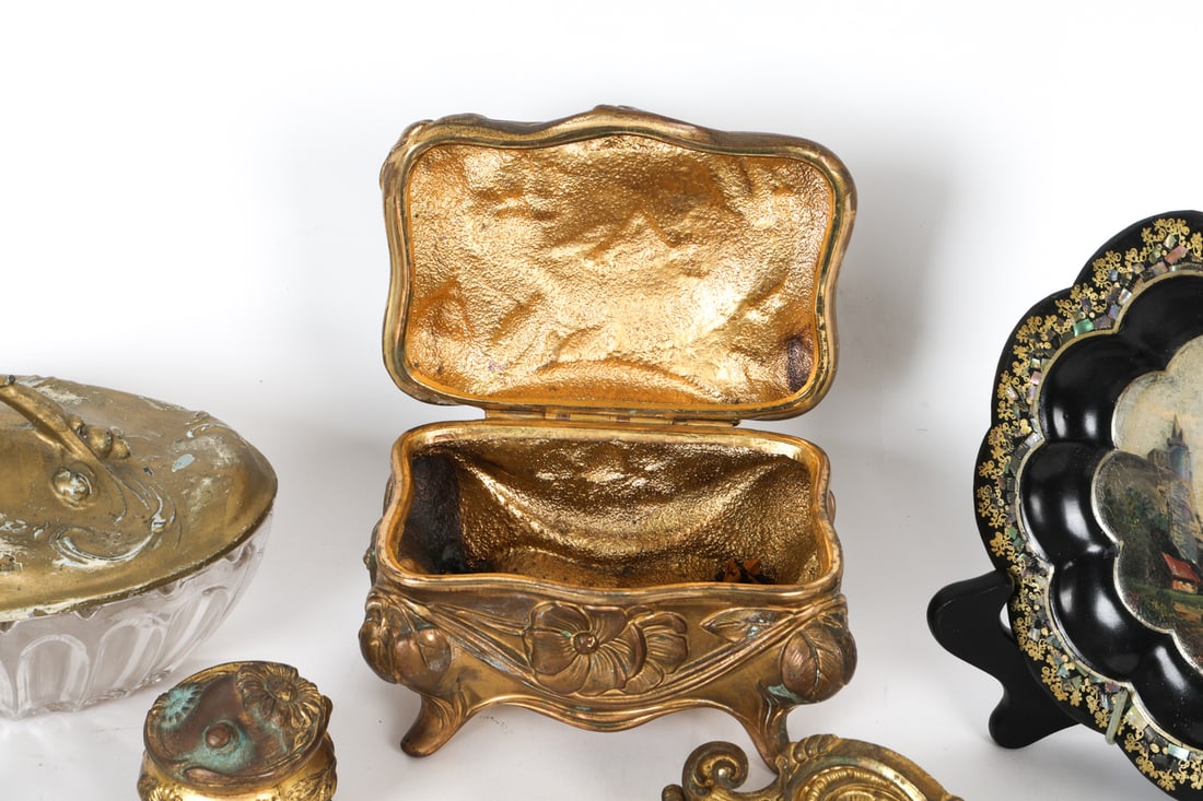 ANTIQUE DECORATIVE GROUPING - 7