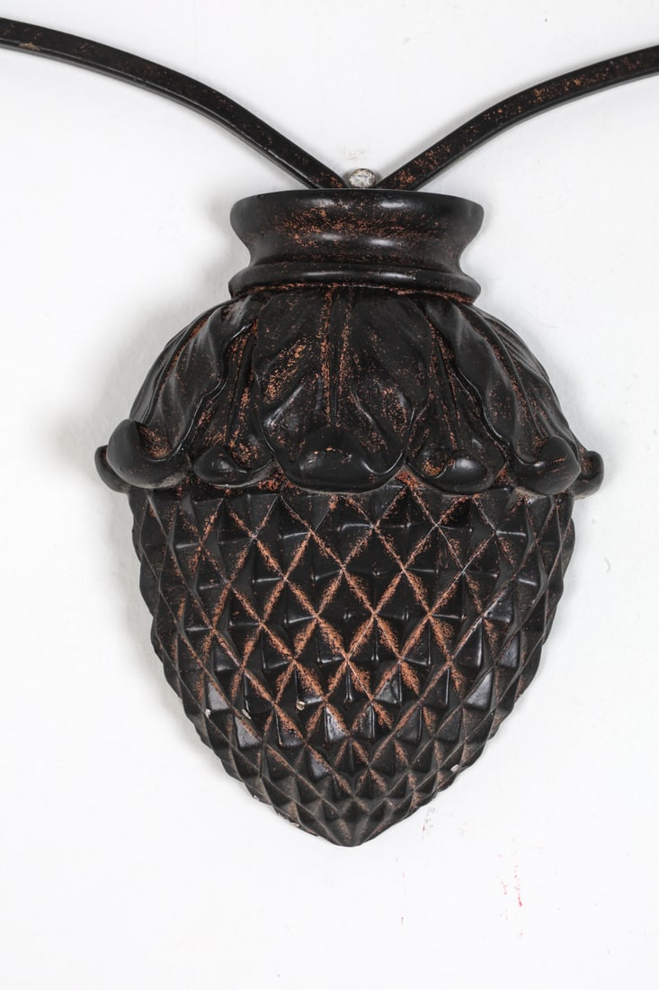 DECORATIVE IRON WALL RACK - 7