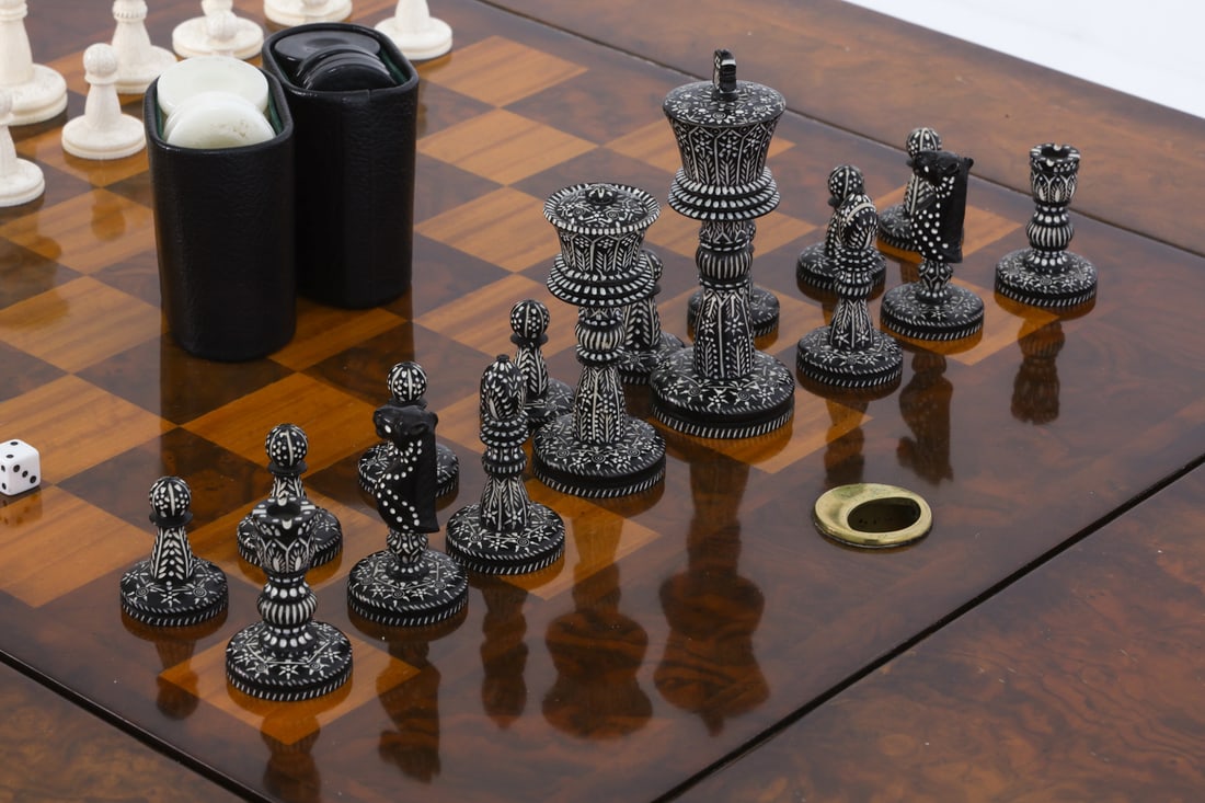 MAITLAND-SMITH REGENCY STYLE GAME TABLE - 8