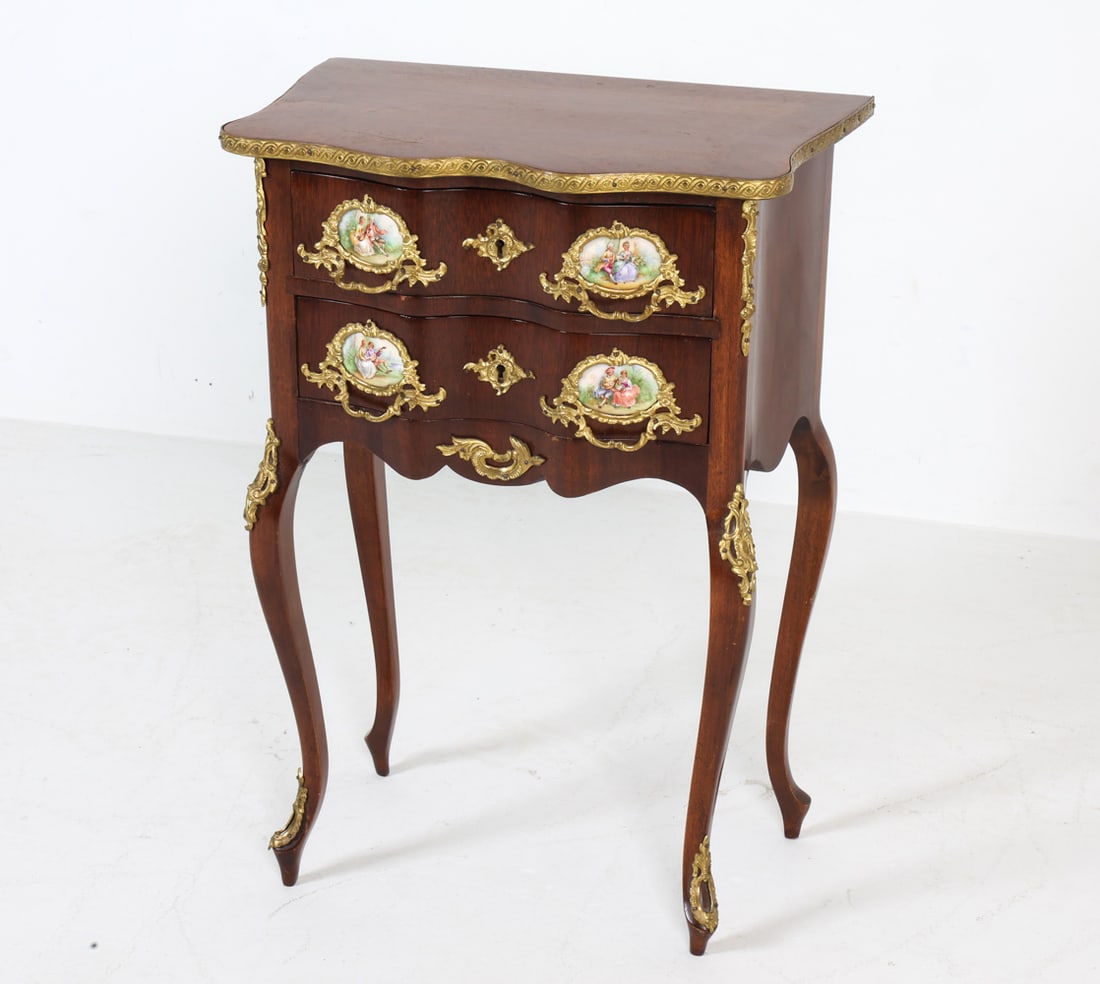 FRENCH LOUIS XV STYLE SIDE TABLE (1 of 20)