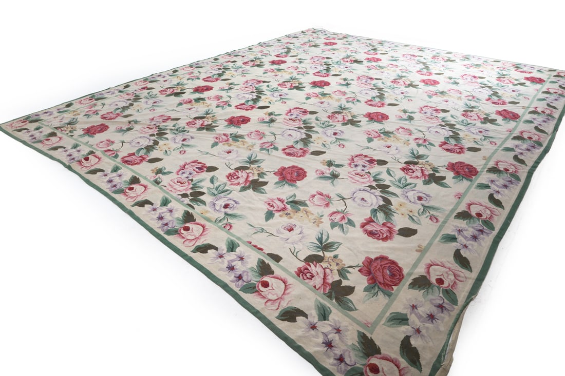 VINTAGE ROSE PATTERNED AREA RUG (1 of 16)