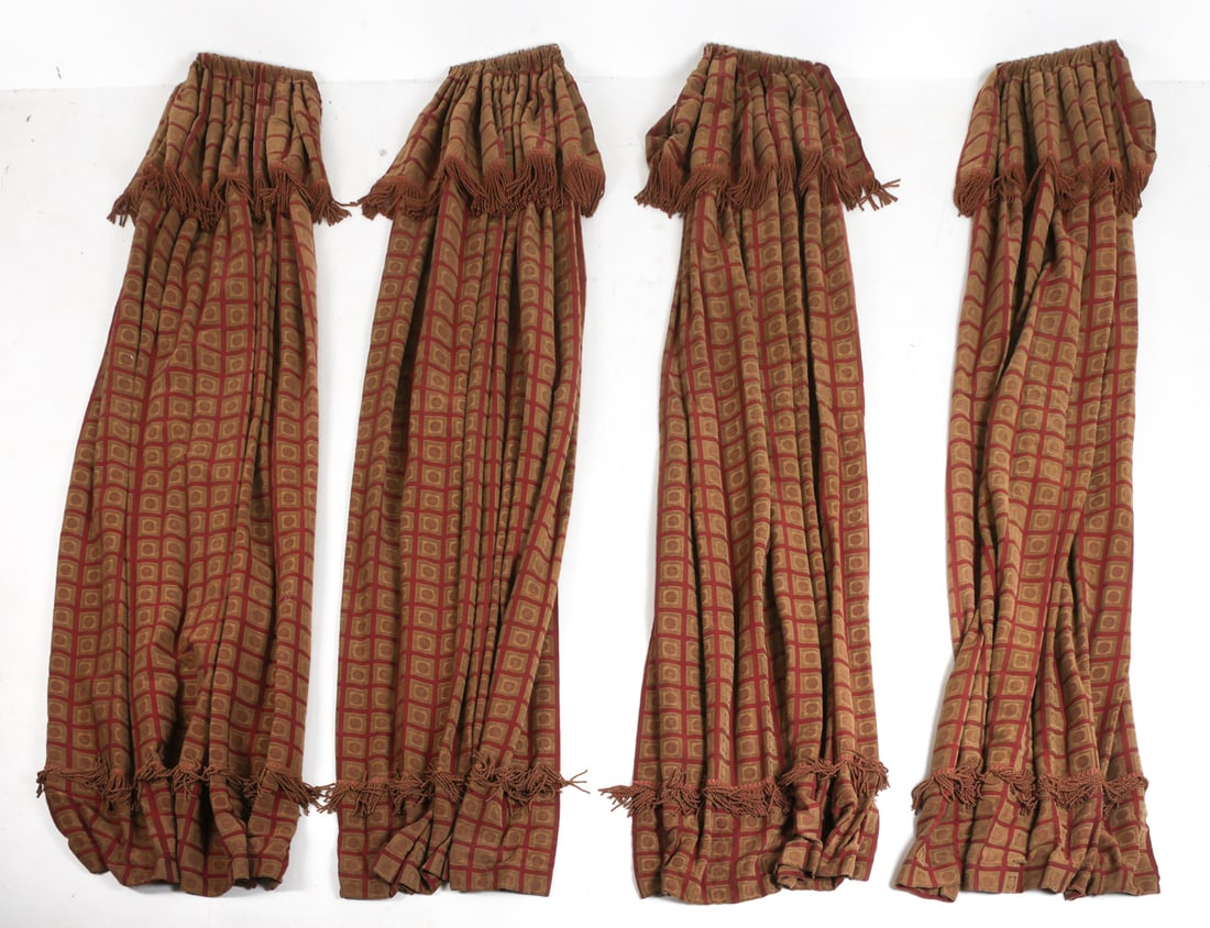 VINTAGE CHECKERED CURTAINS GROUPING (1 of 11)