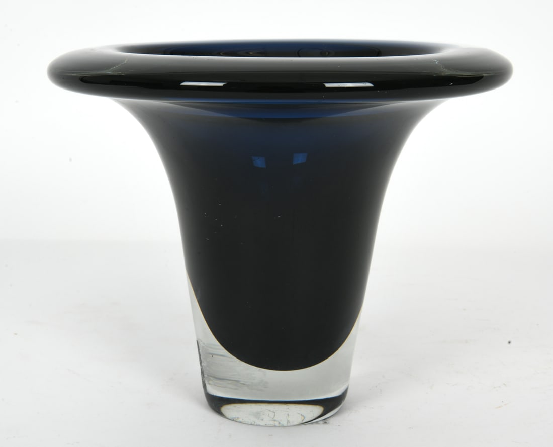 JAAKKO NIEMI FOR NUUTAJARVI-NOTTSJO GLASS VASE (1 of 5)