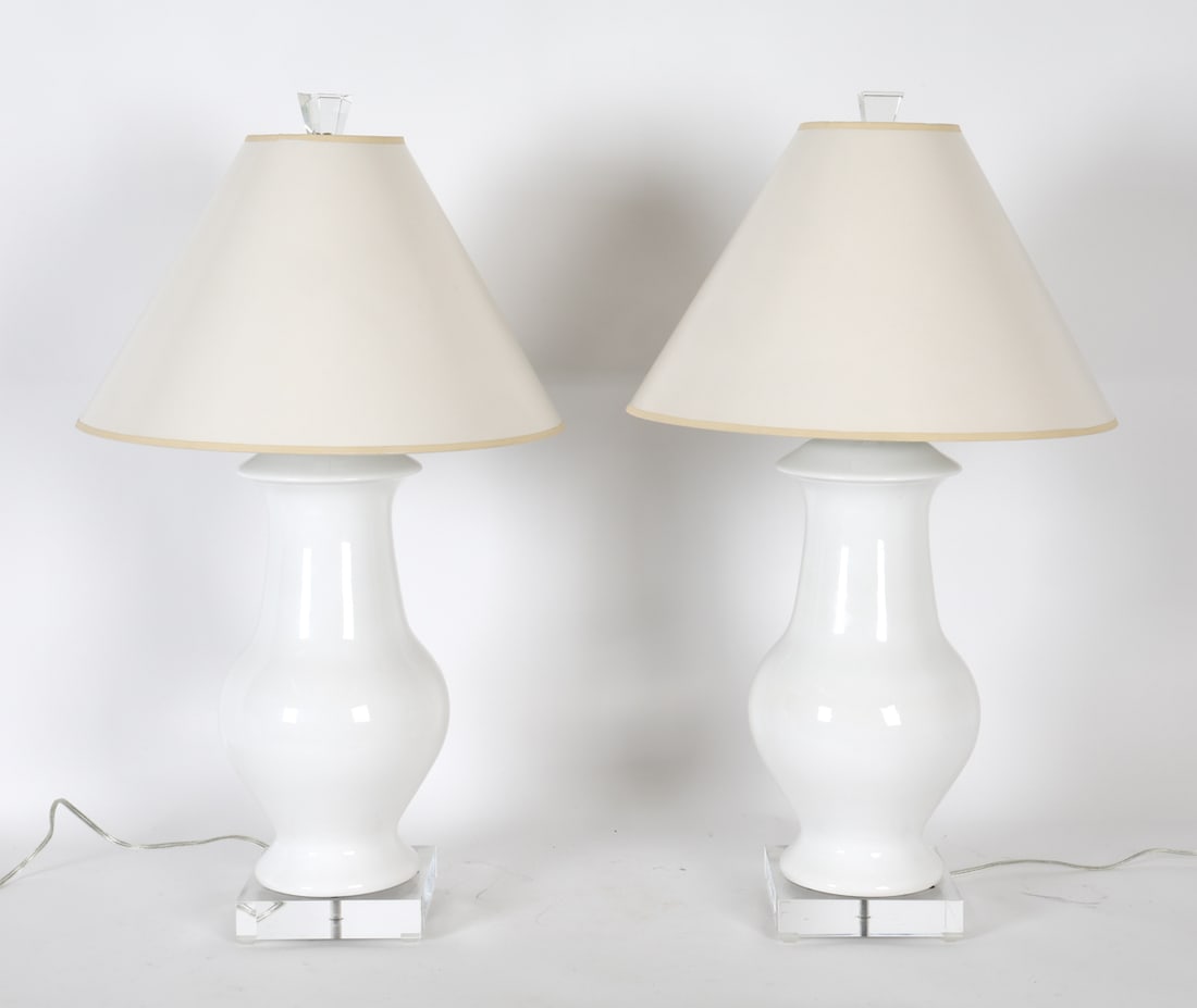 PAIR OF WHITE CERAMIC TABLE LAMPS: Large white ceramic table lamps with glass prism finials. Contemporary. Dimensions: H 35" x Dia. 18.5". Condition: Wiring untested. No issues to note.
