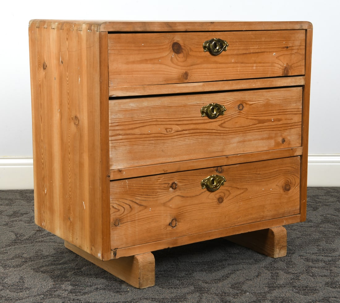 SCANDINAVIAN PINE CHEST OF DRAWERS C. 1960S (1 of 12)