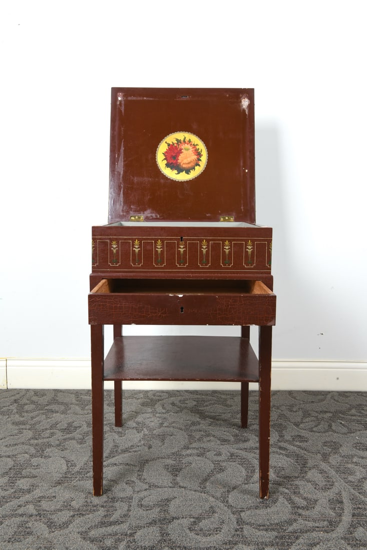 SWEDISH PAINT DECORATED SIDE TABLE - 3