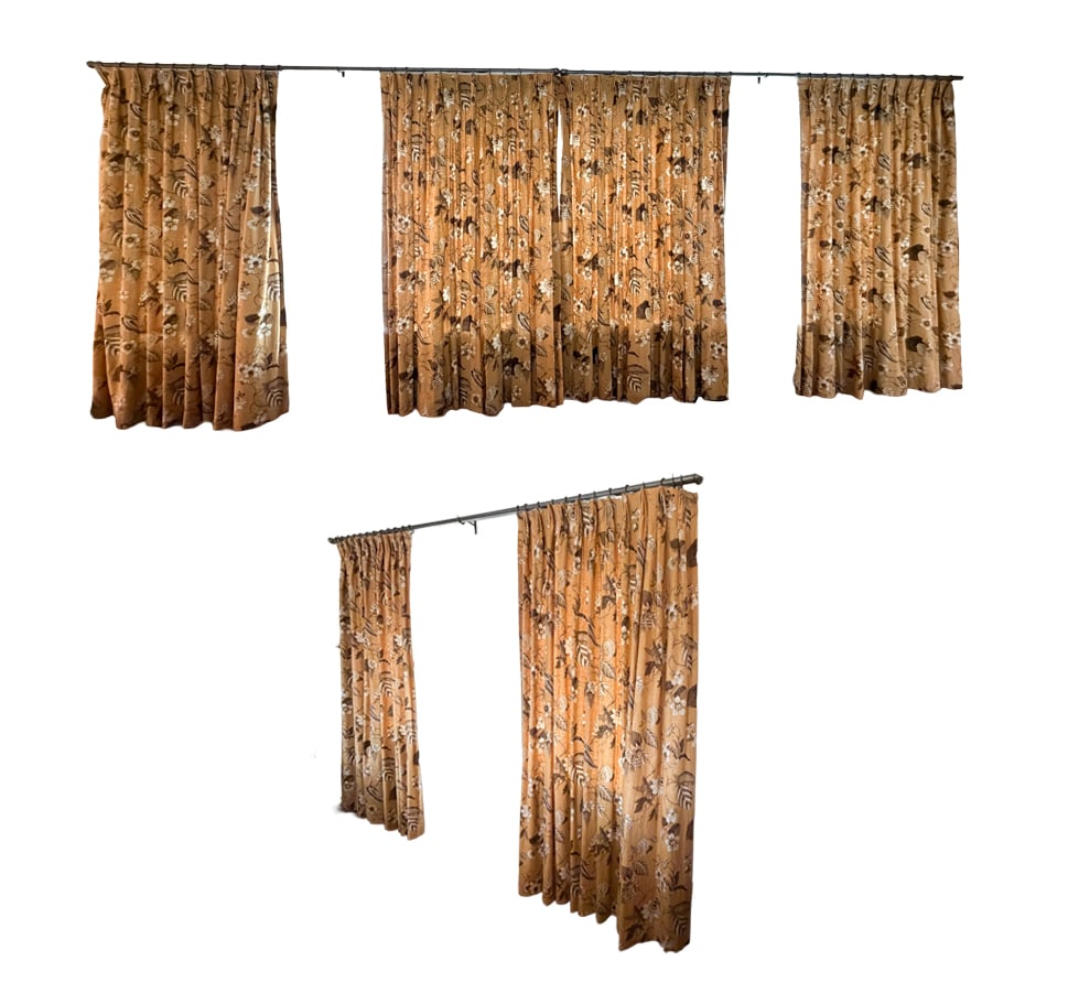 (6) GROUPING OF FLORAL DRAPERY CURTAINS: Dimensions: The Width of Two drapes together W 110" x H 90" Condition: Wear consistent with age and use.