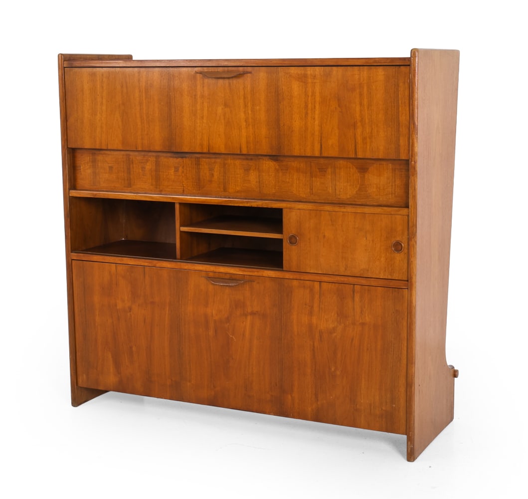 JOHANNES ANDERSEN MODEL SK661 TEAK BAR CABINET (1 of 20)
