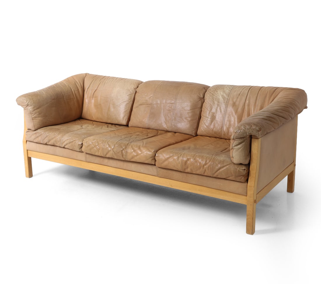 STOUBY DANISH LEATHER SOFA (1 of 20)