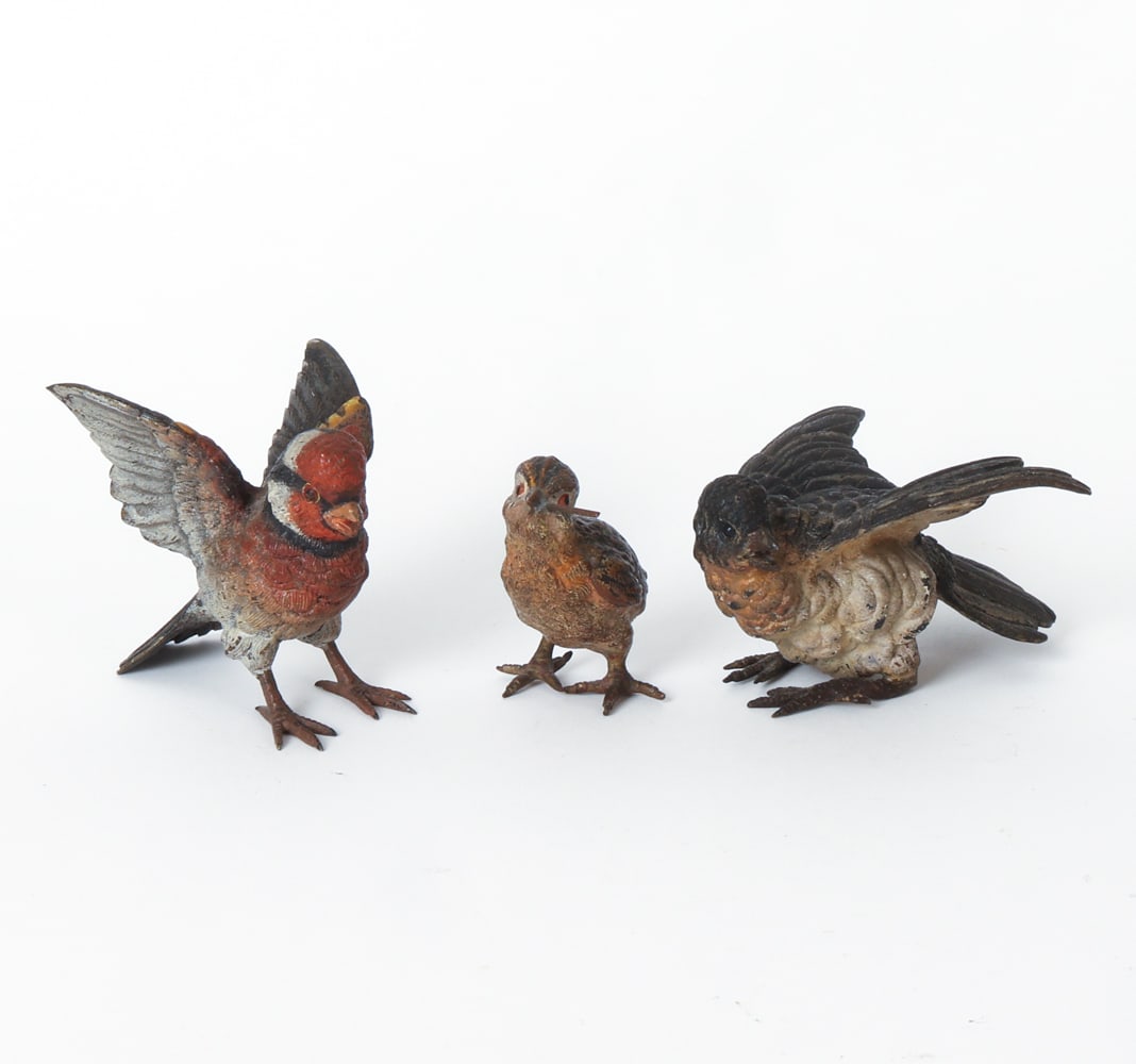 ANTIQUE COLD PAINTED VIENNA BRONZE BIRD GROUPING: Grouping of (3) bronze birds in the style of Franz Bergmann. Apparently unmarked. Dimensions: Largest 2" x W 4" x D 3.5" Condition: Light loss to finish. Wear consistent with age and use as displayed.