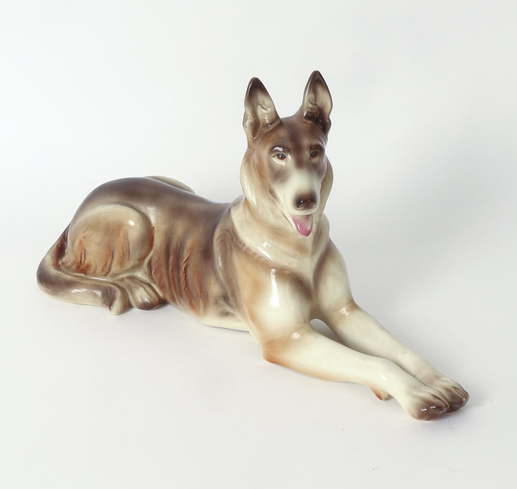 GOLDSCHEIDER PORCELAIN GERMAN SHEPHERD DOG (1 of 12)