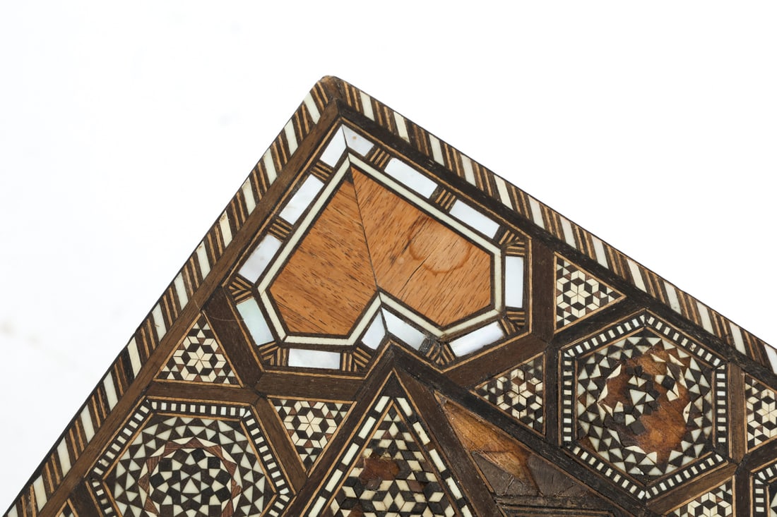 DAMASCUS CHESS AND BACKGAMMON GAMES TABLE - 16