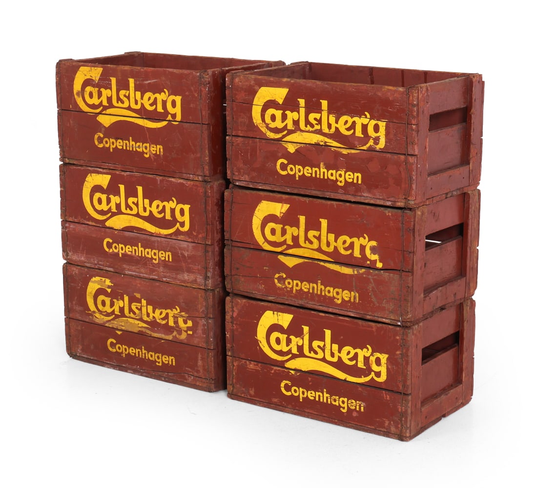 CARLSBERG COPENHAGEN PINE BEER CRATE GROUPING (1 of 12)