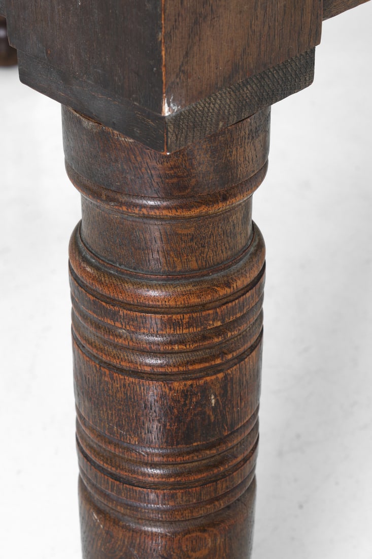 ANTIQUE OAK EXTENSION DINING TABLE - 12