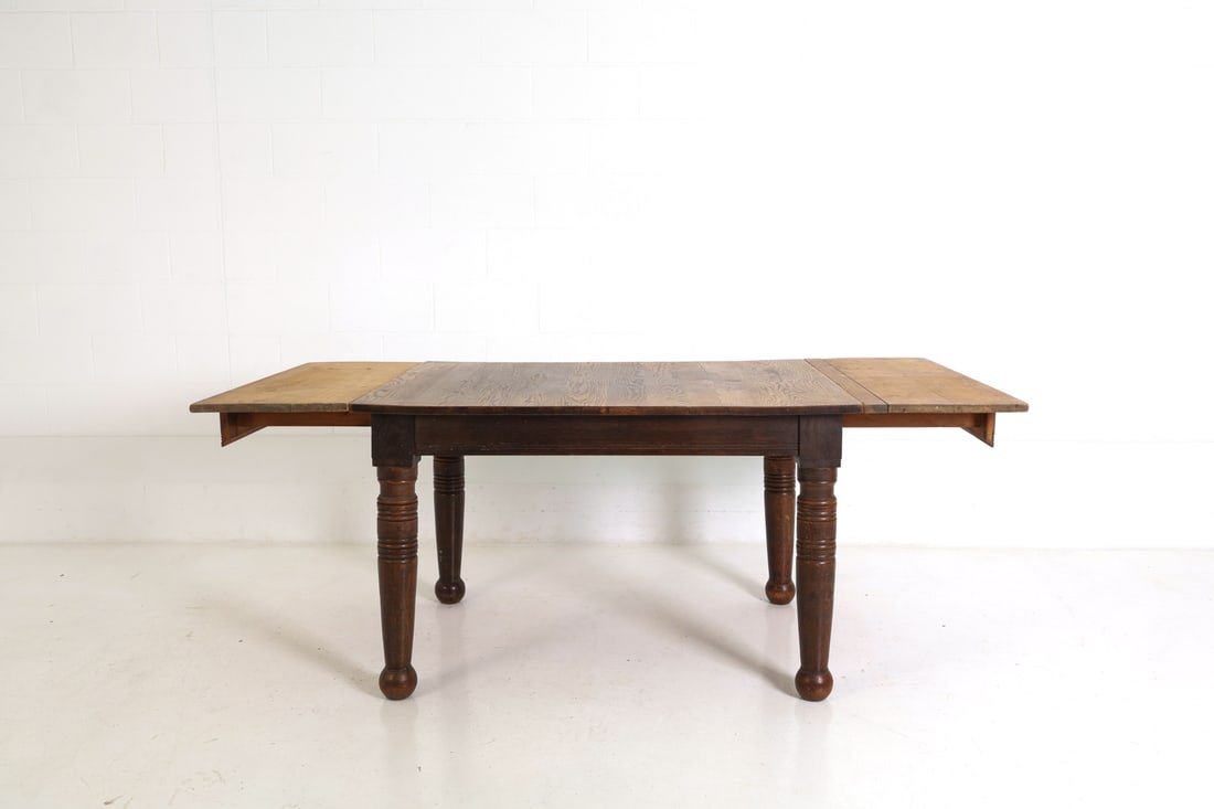 ANTIQUE OAK EXTENSION DINING TABLE - 16