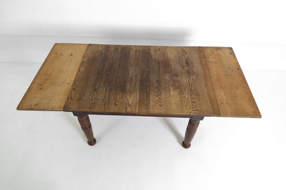 ANTIQUE OAK EXTENSION DINING TABLE - 18
