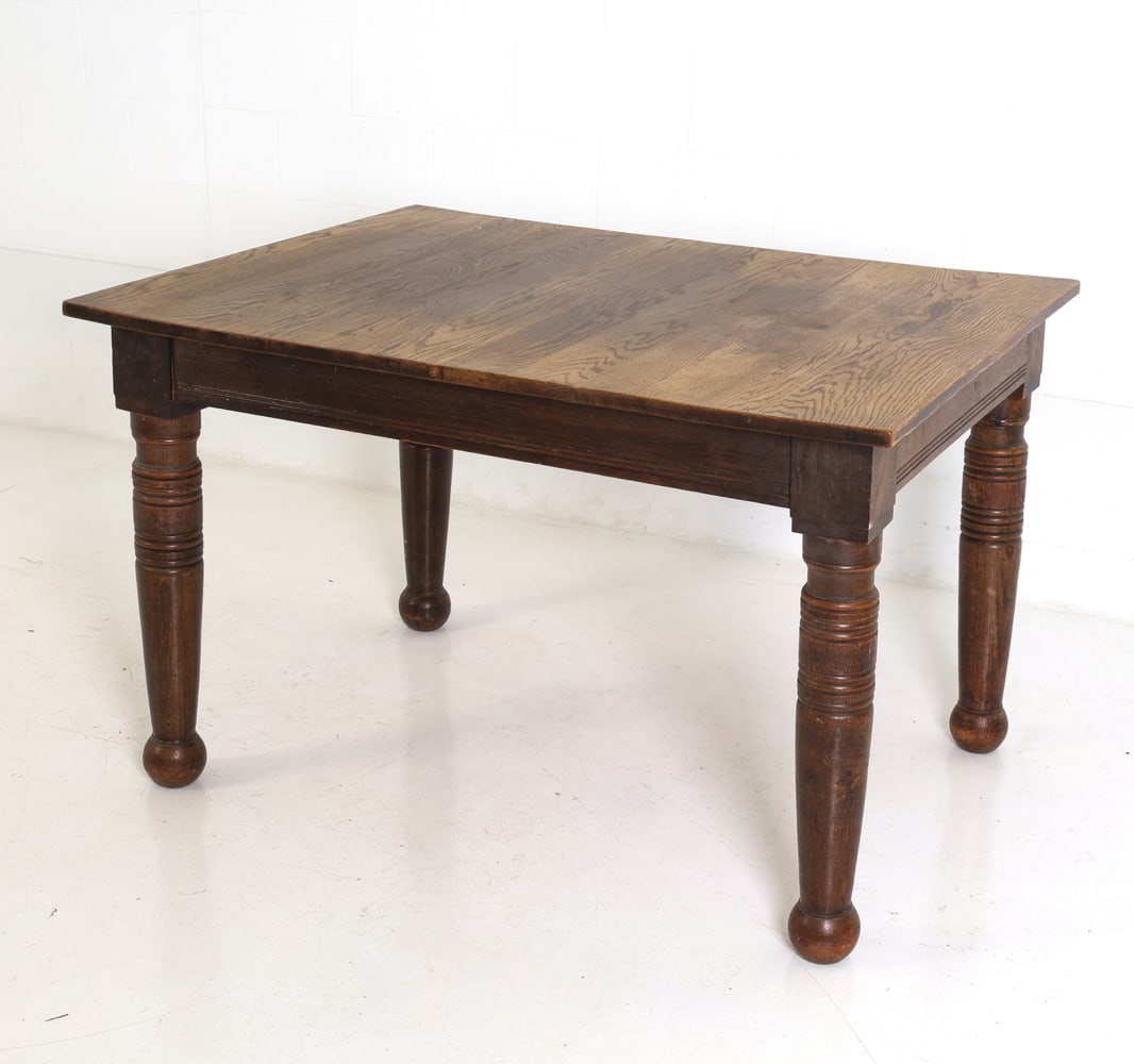 ANTIQUE OAK EXTENSION DINING TABLE - 3