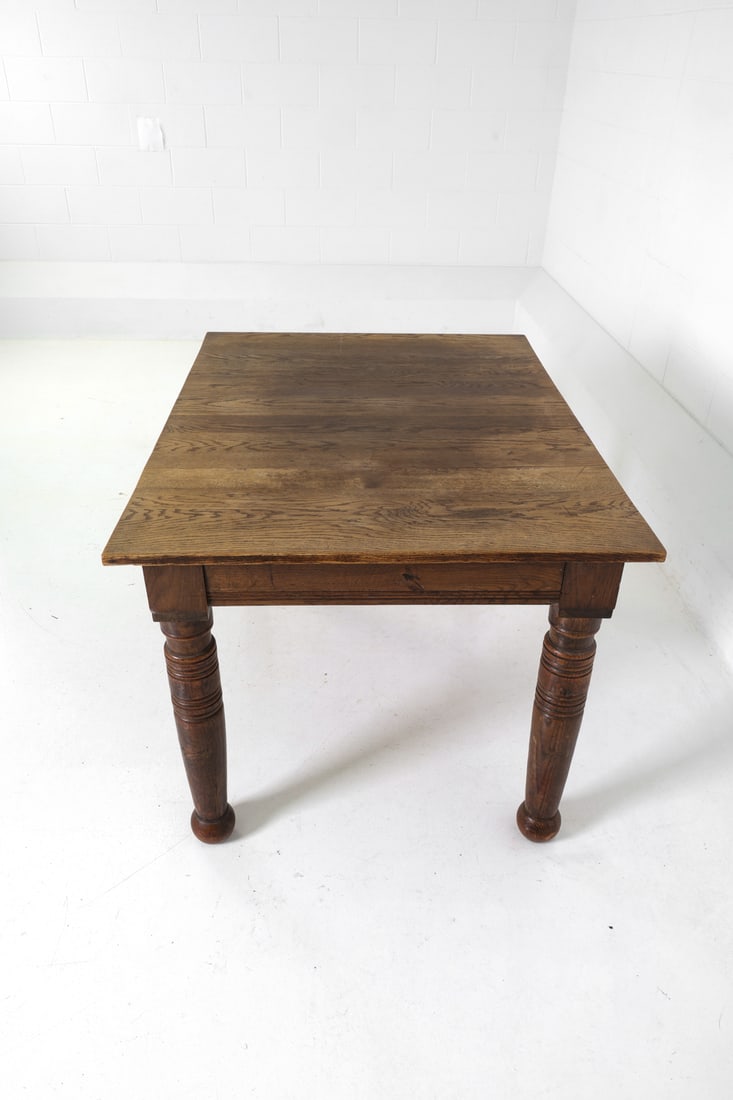 ANTIQUE OAK EXTENSION DINING TABLE - 6