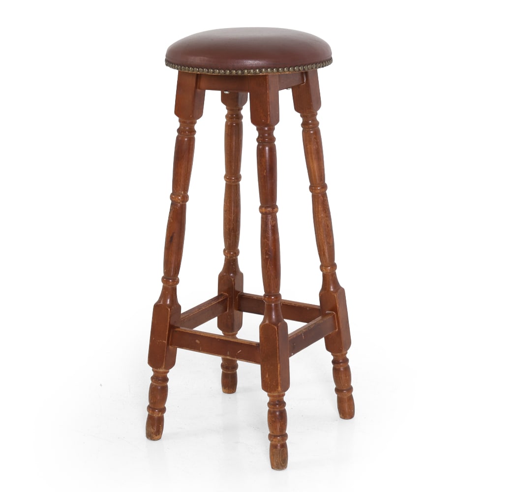 SCANDINAVIAN OAK & LEATHER COUNTER STOOL: Dimensions: H 30" x W 12" x D 12" Condition: Wear consistent with age and use, including minor soiling and scuffs. DA_160
