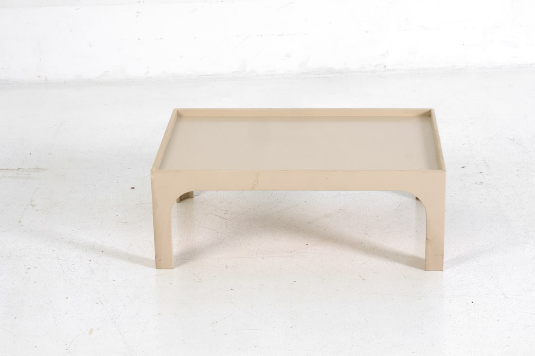PAINTED WOODEN COFFEE TABLE - 4