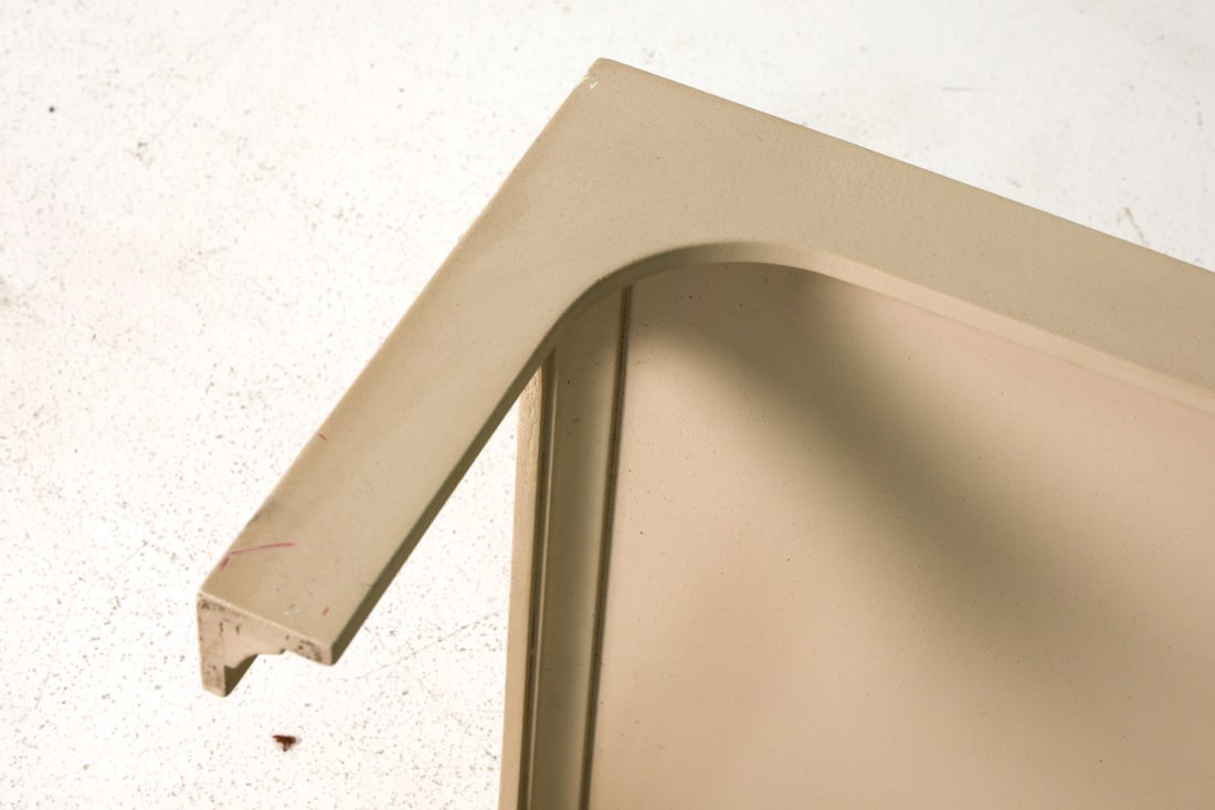 PAINTED WOODEN COFFEE TABLE - 9