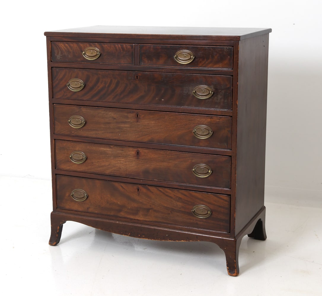 GEORGIAN STYLE MAHOGANY CHEST OF DRAWERS (1 of 17)