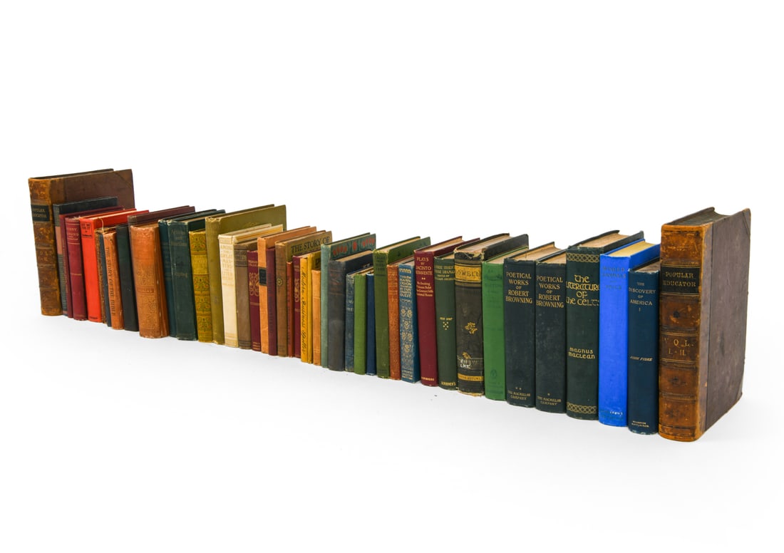 GROUPING OF ANTIQUE AND VINTAGE BOOKS (1 of 19)