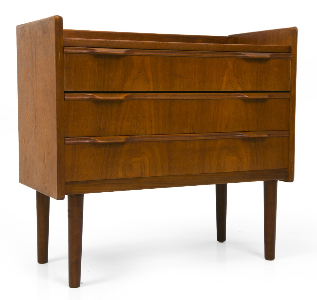 ATTR. HENNING JORGENSEN TEAK CHEST OF DRAWERS: Denmark, circa 1960s. Dimensions: H 22.5" x W 23.5" x D 11.75". Condition: Light scuffs and scratches, wear consistent with age and use. E109