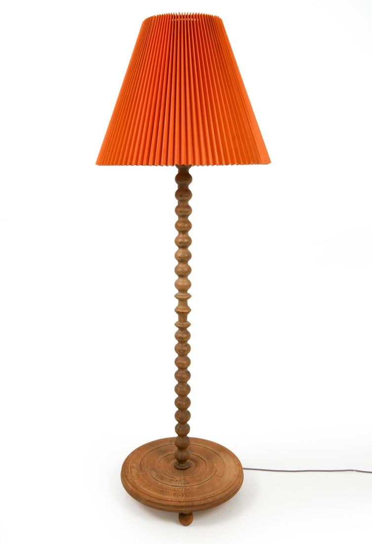 SCANDINAVIAN OAK FLOOR LAMP C. 1970S: Dimensions: H 64" x Dia. 21.5". Condition: Wiring untested, European plug. Slight fading to wood. Wear consistent with age and use. E069