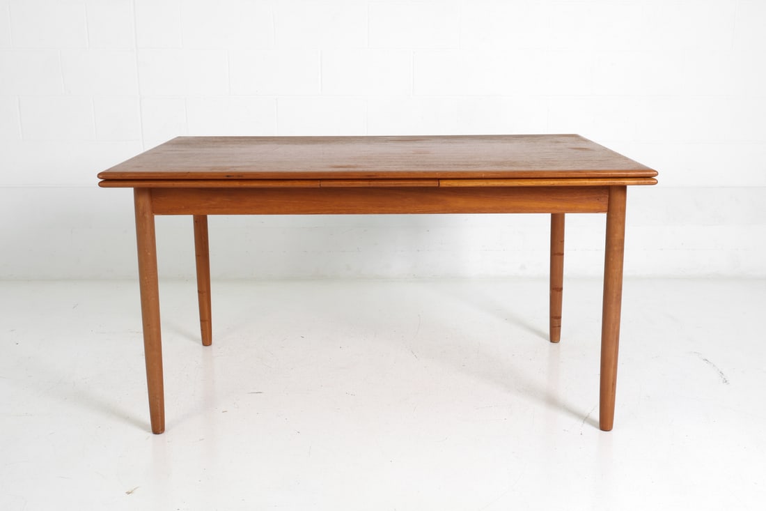 ARNE VODDER STYLE DANISH TEAK DINING TABLE - 11