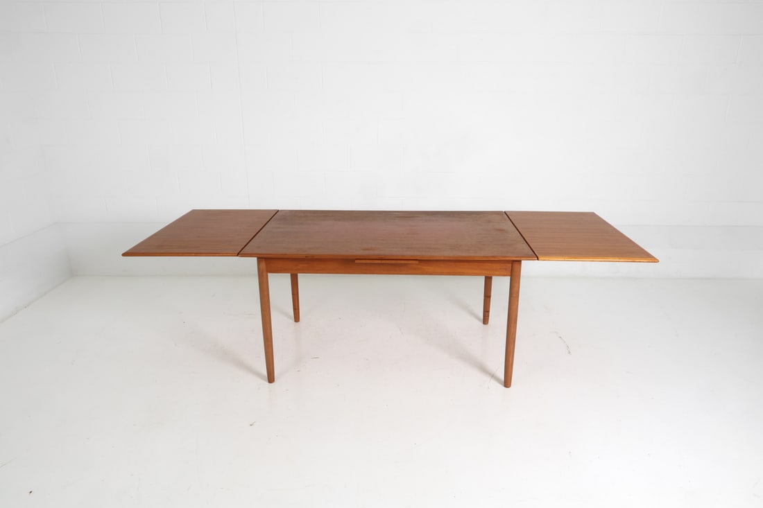 ARNE VODDER STYLE DANISH TEAK DINING TABLE - 4