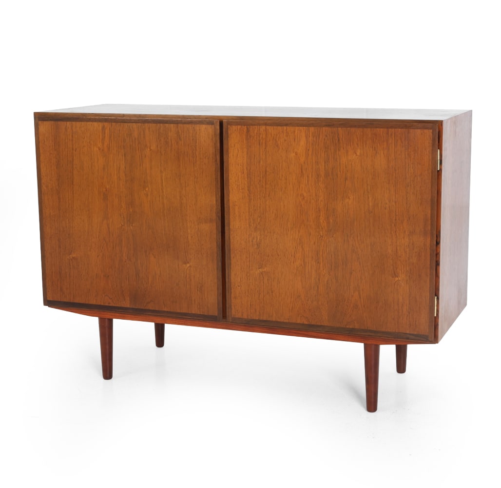 GUNNI OMANN MODEL 4 ROSEWOOD CABINET C. 1960S (1 of 18)