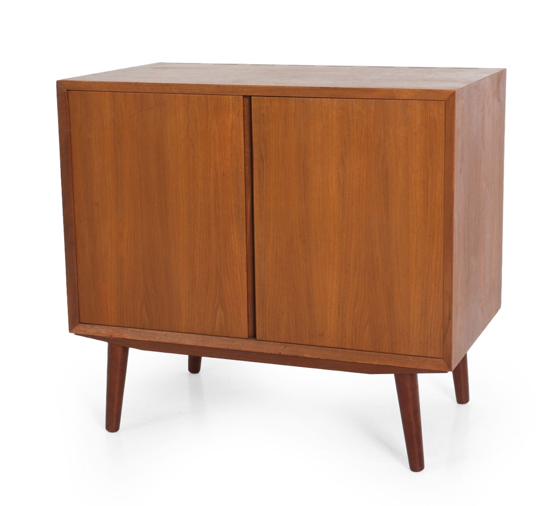 STYLE OF KAI KRISTIANSEN DANISH TEAK MEDIA CABINET (1 of 15)