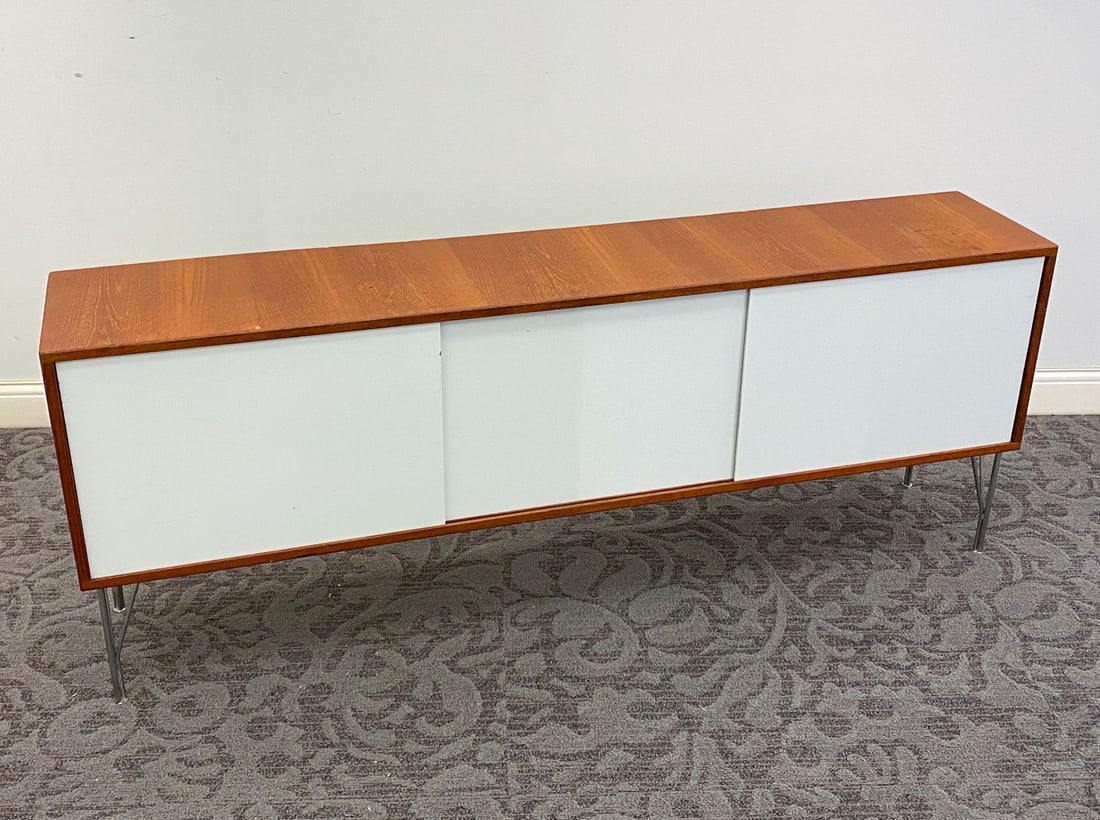 STYLE OF ROEPSTORFF DANISH TEAK & CHROME SIDEBOARD (1 of 16)