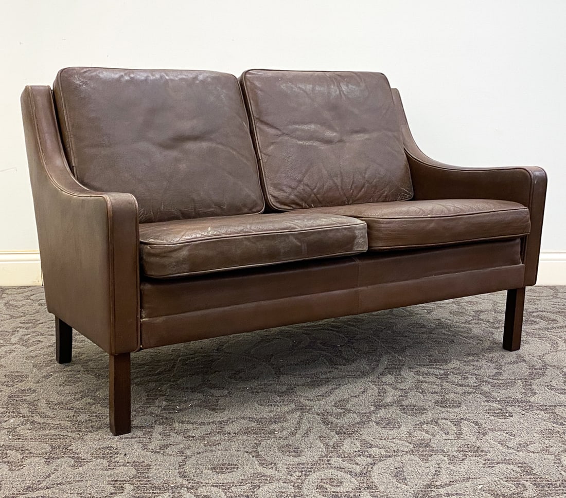 ATTR. GEORG THAMS DANISH LEATHER LOVESEAT C. 1960S (1 of 11)