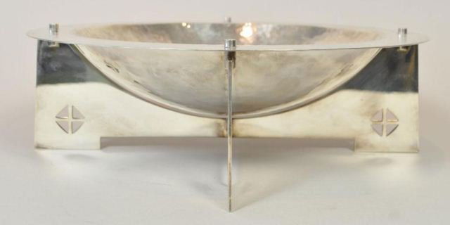 GWATHMEY & SIEGEL SWID POWELL MODERNIST BOWL: Silver Plated Footed "Courtney" Bowl signed Swid Powell GS. Made in Italy Dimensions: H 3.75" x 11.5" Diameter
