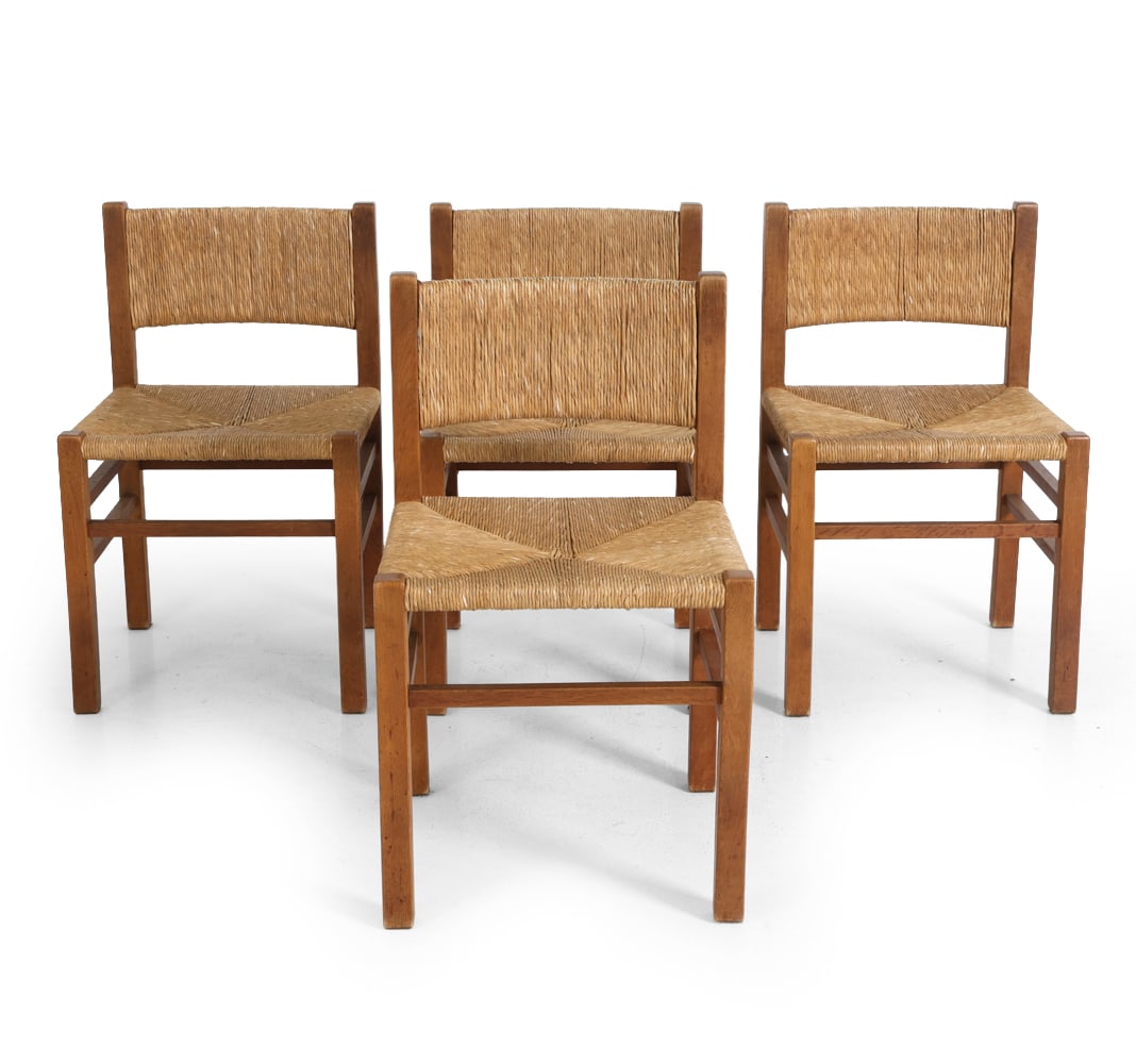 (4) STYLE OF VISSER DUTCH OAK & RUSH DINING CHAIRS: Netherlands, circa 1960s. Dimensions: H 30" x W 18" x D 18" x SH 17.5". Condition: Water spots and fading to frames. Wear consistent with age and use. PT095